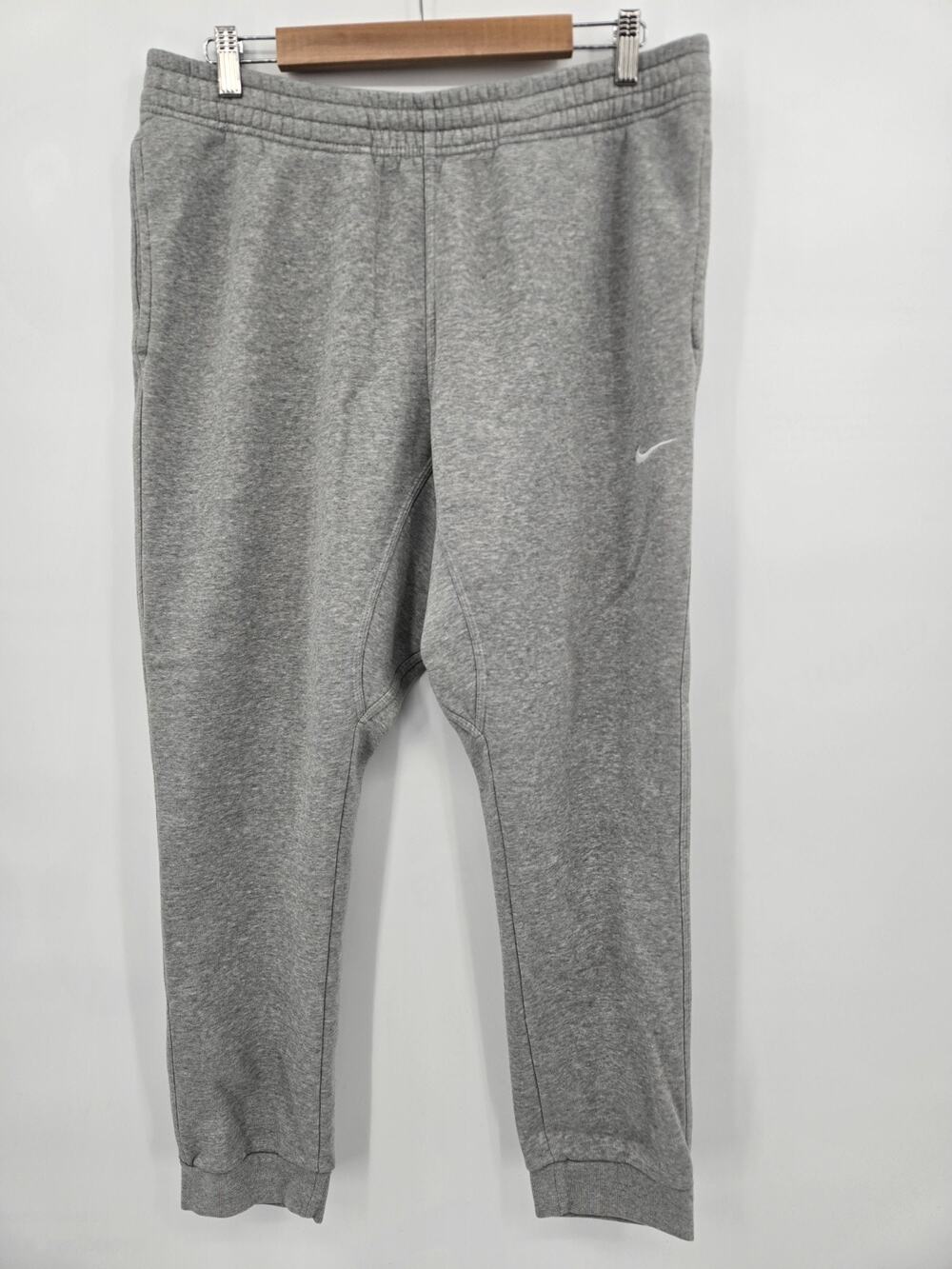Nike Sportswear Club Fleece Tapered Joggers Sweatpants Athleisure Mens Size XL